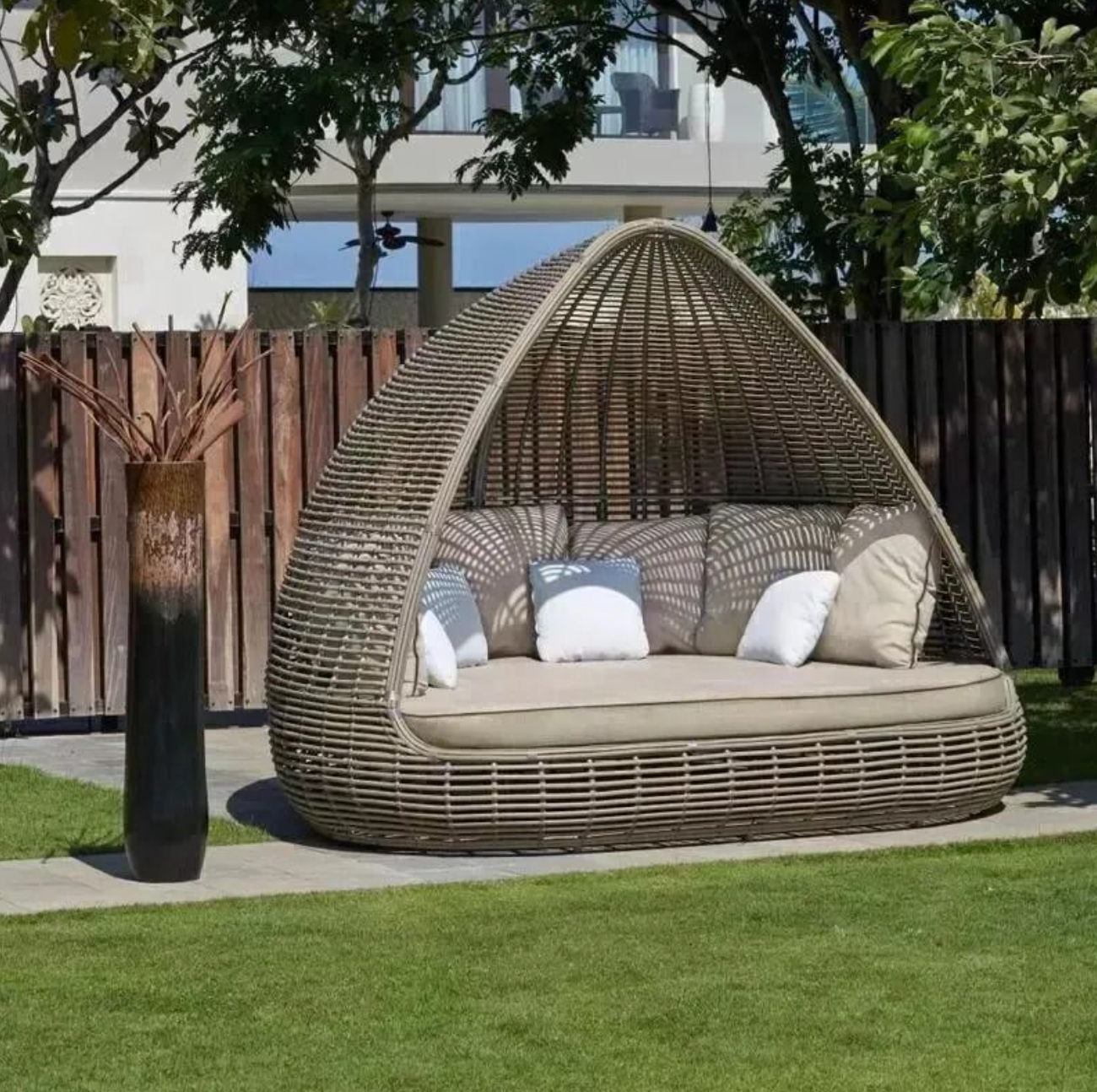 Pat exterior Selvara